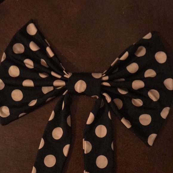 Bow - Picture 2 of 2